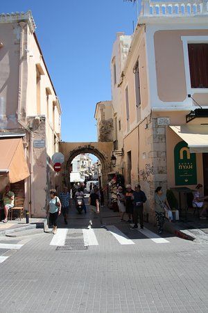 Porta Guora