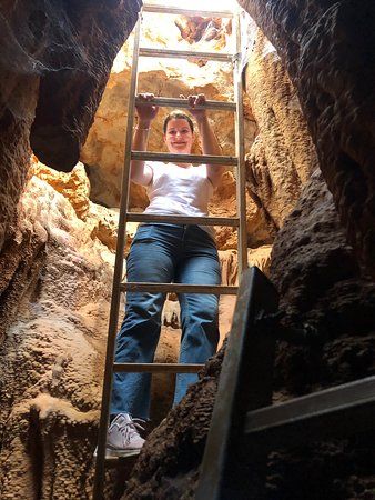 Samonas Cave